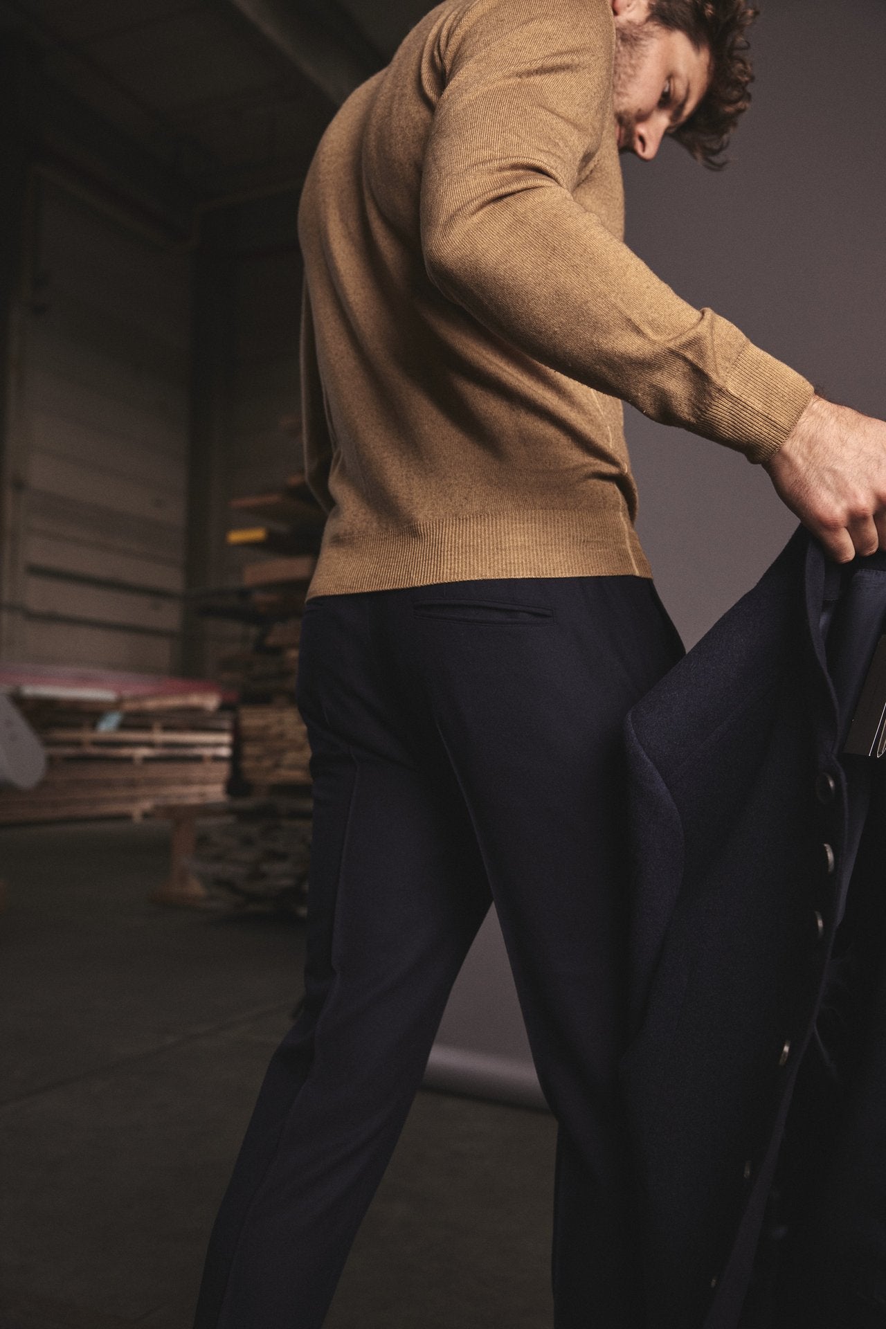 Hose Anian, schwarz und navy