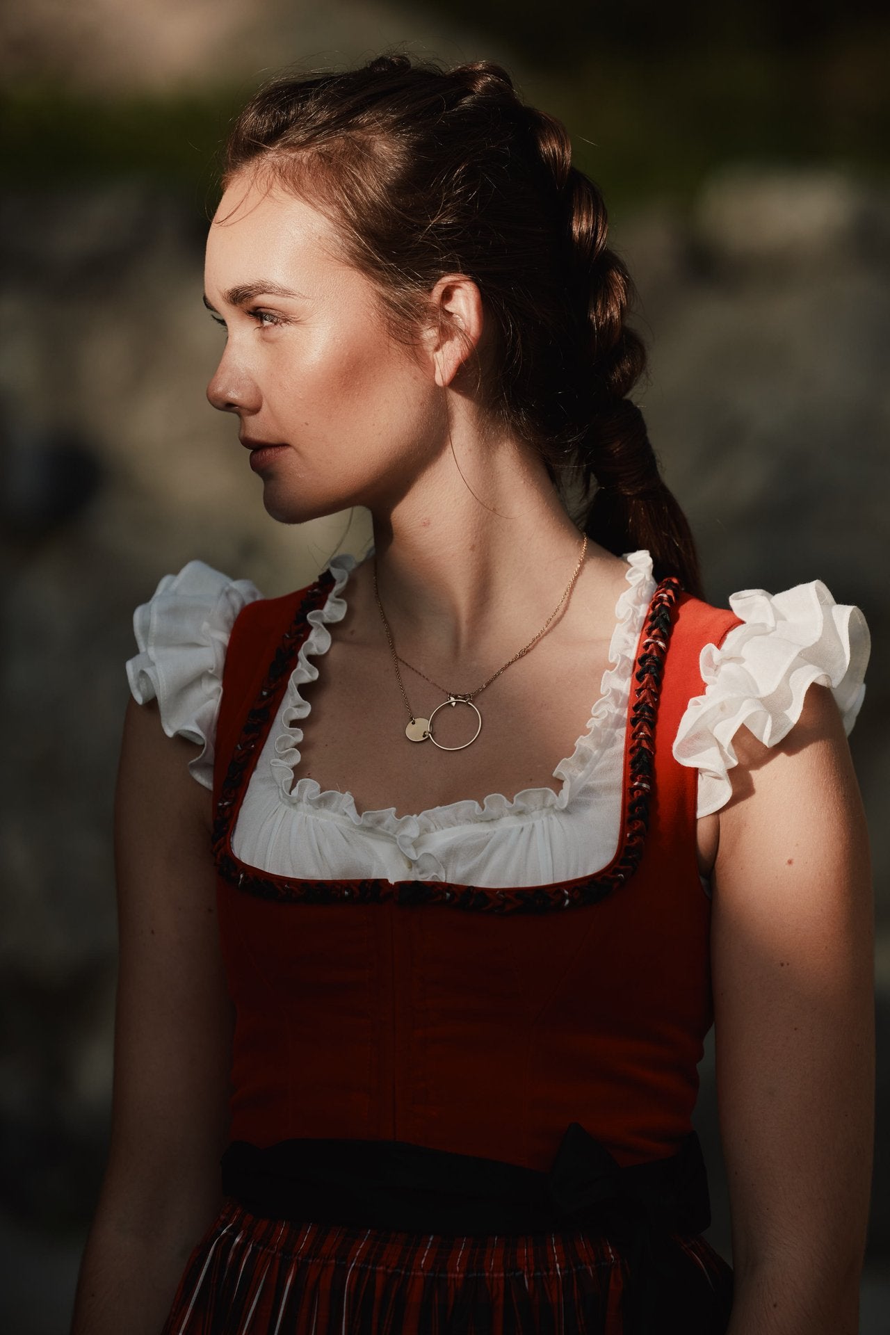 Dirndl Viktoria, schwarz/rot