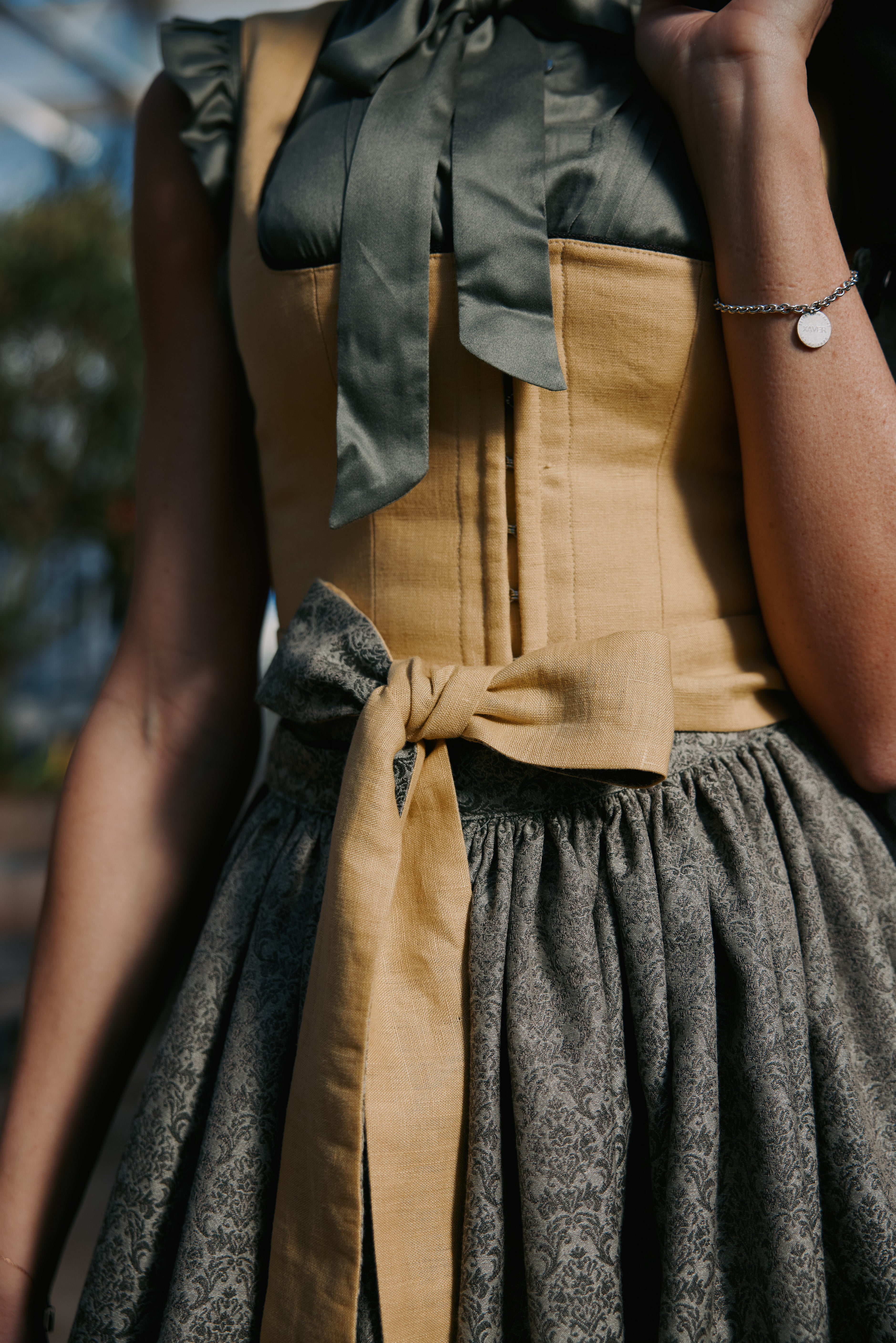 Dirndl Lydia, gelb/oliv