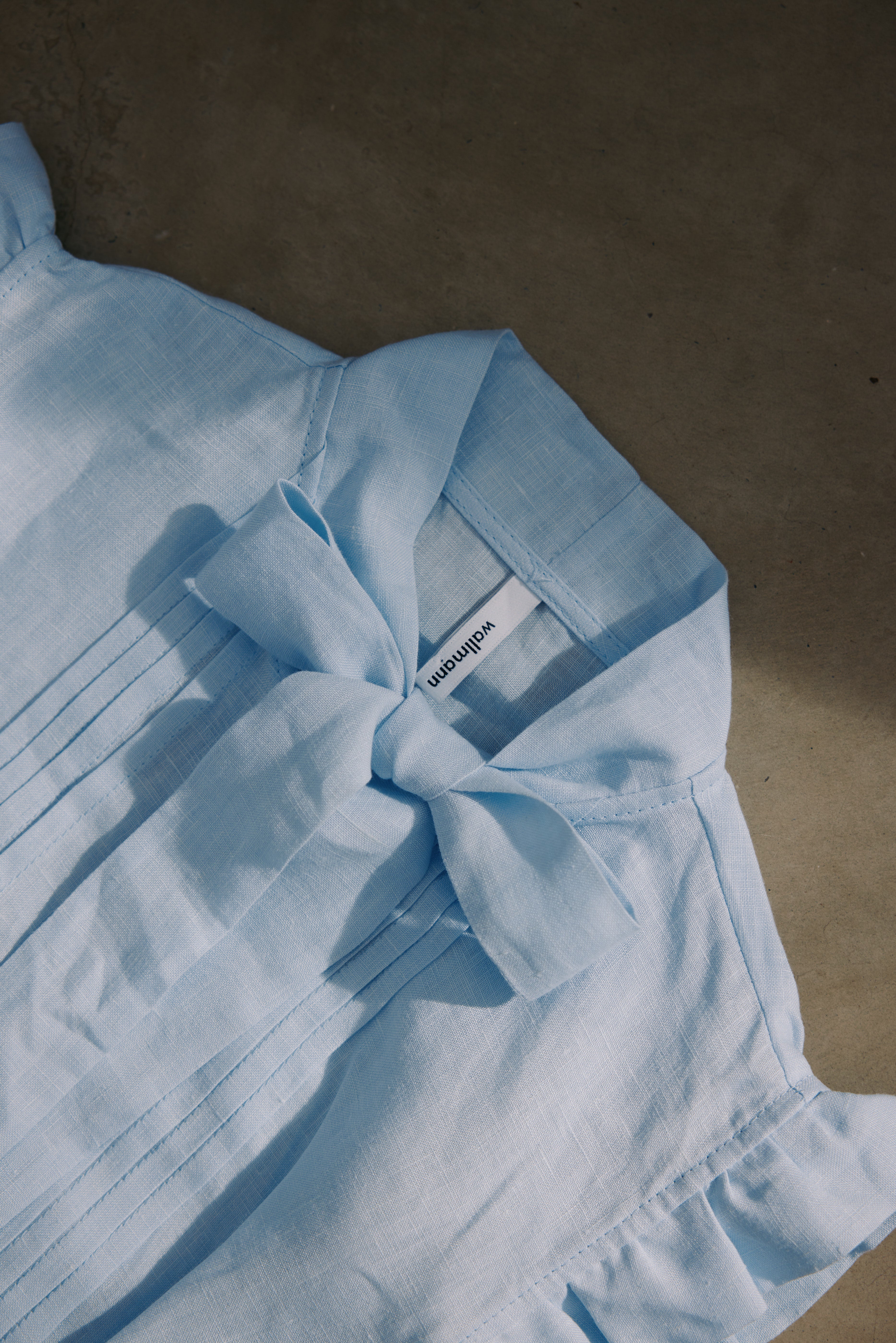 Dirndlbluse Tessa, hellblau Leinen