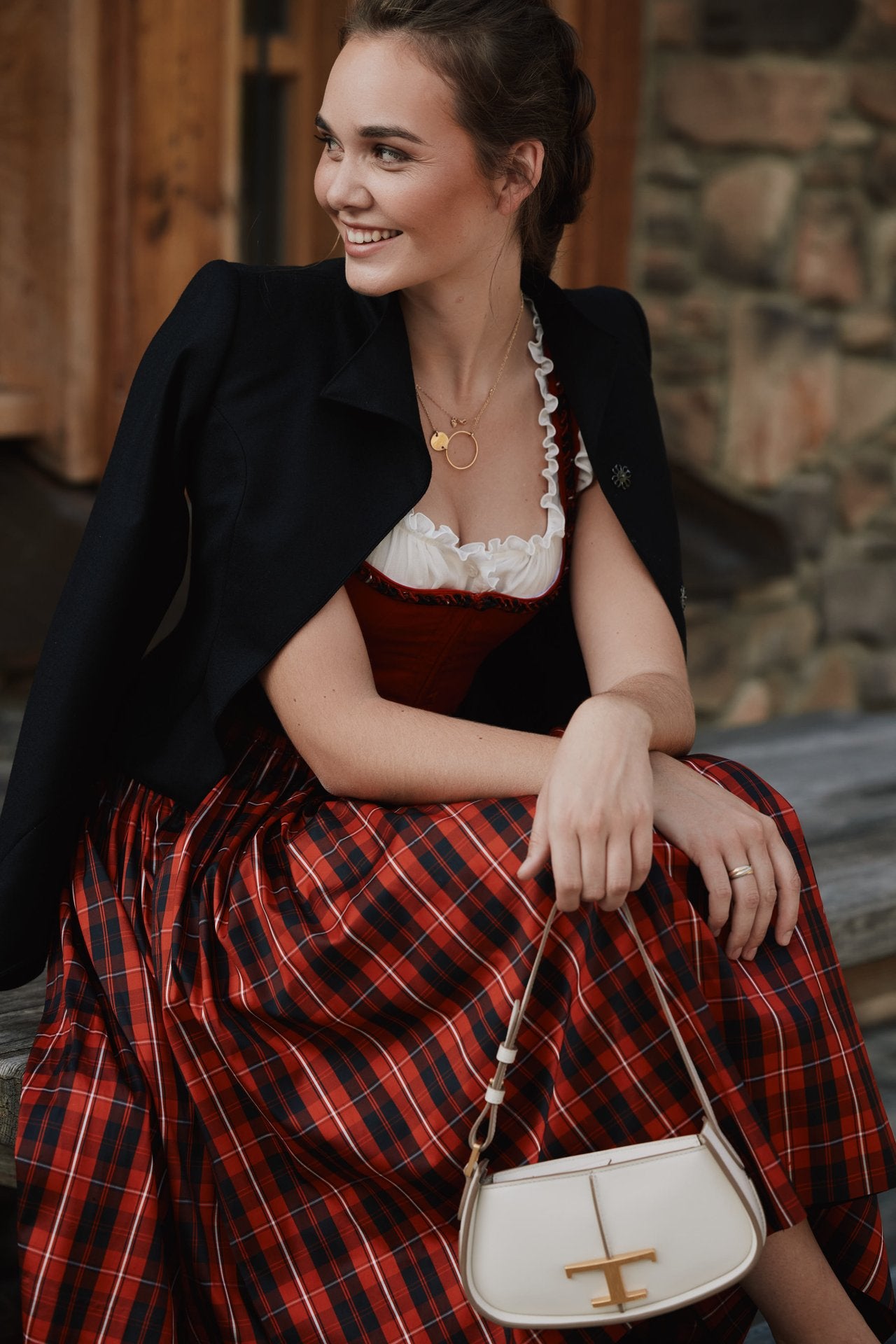 Dirndl Viktoria, schwarz/rot