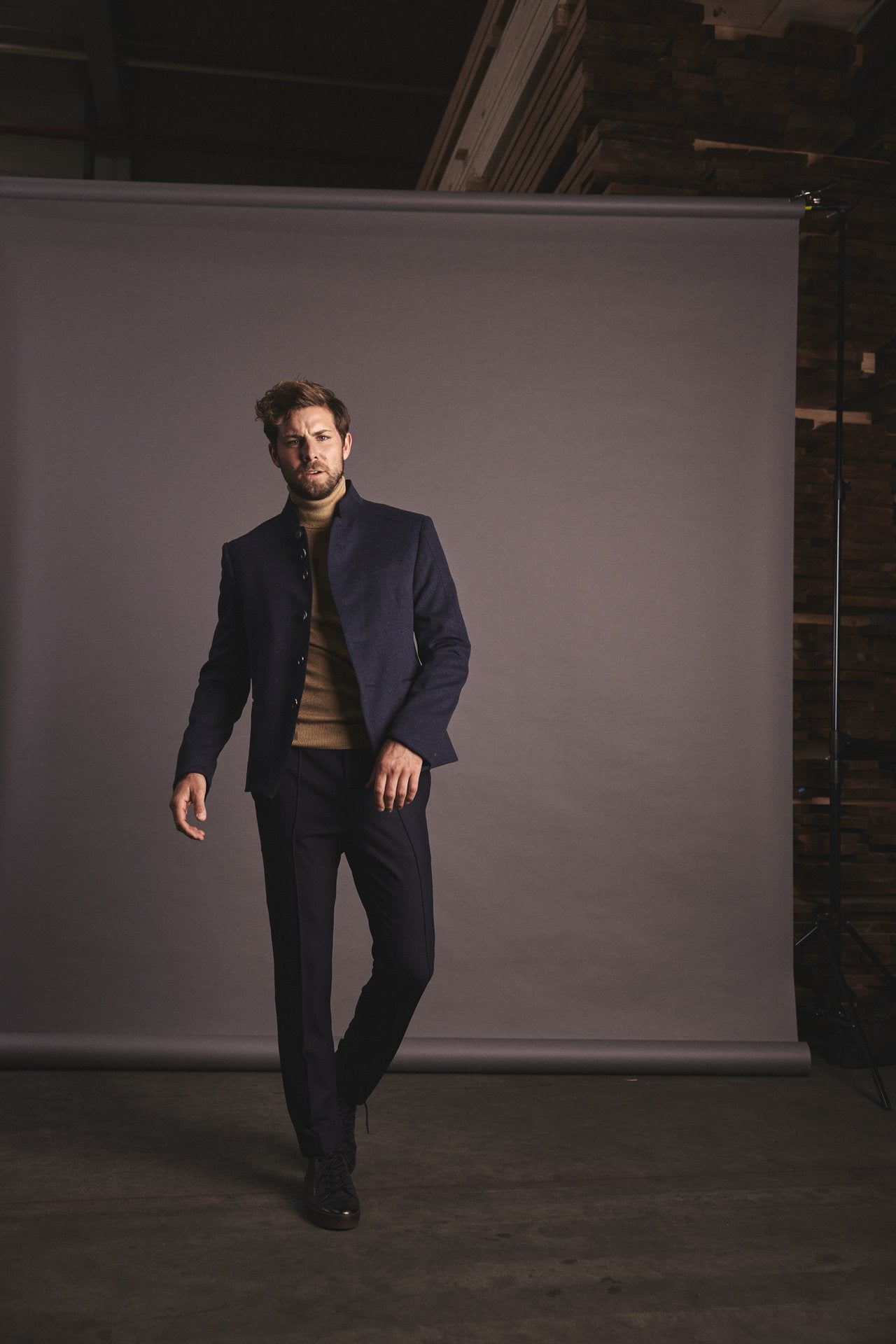 Hose Anian, schwarz und navy