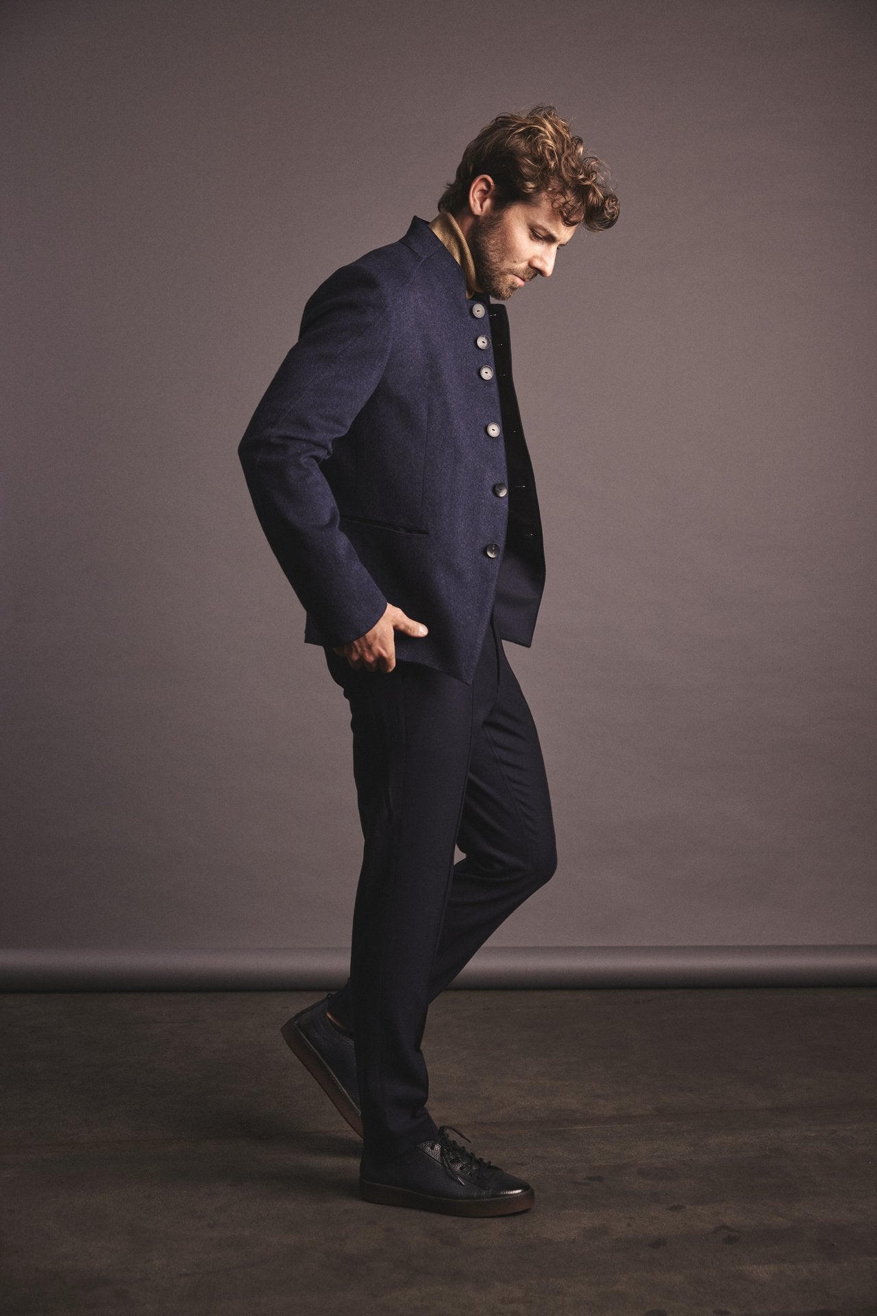 Hose Anian, schwarz und navy