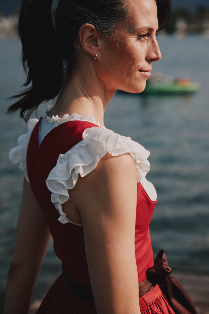 Dirndl Vreni, leuchtend rot