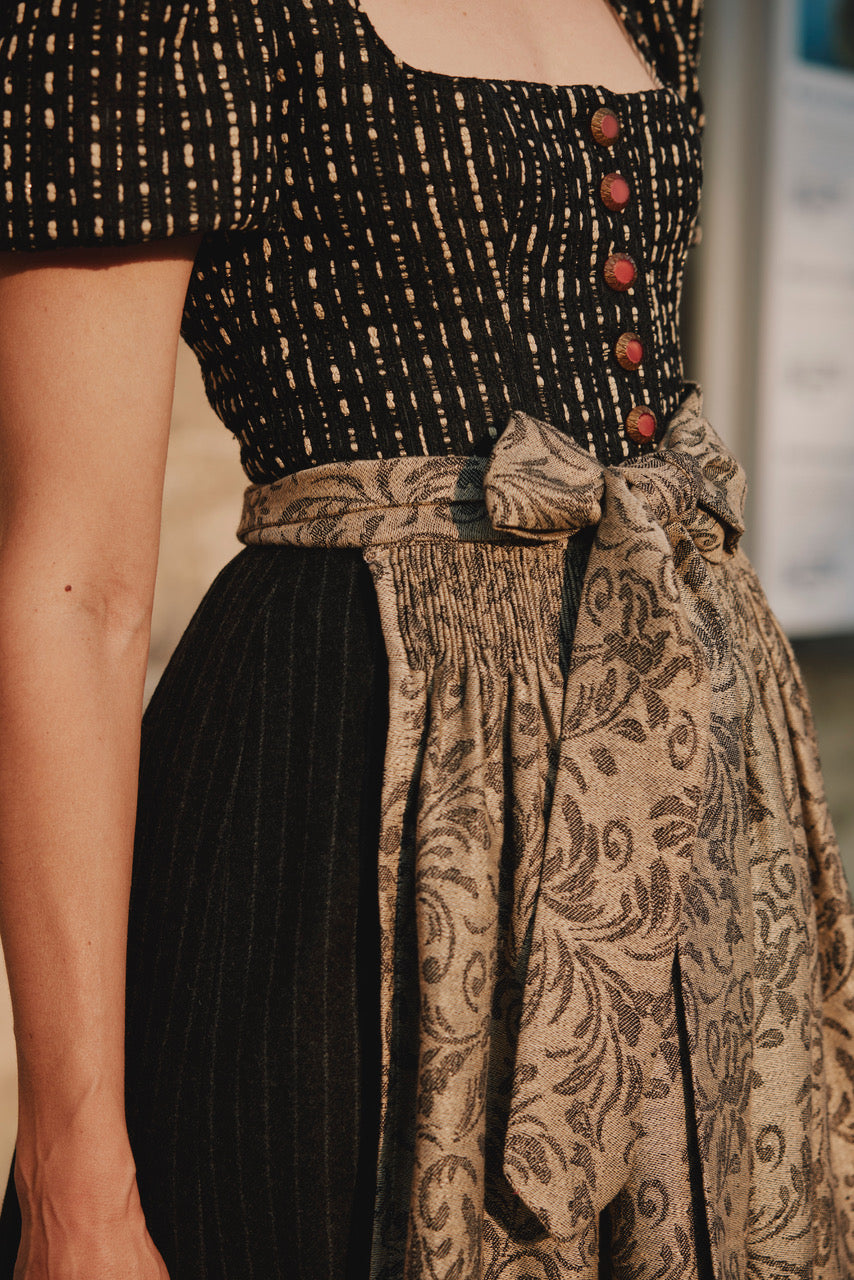 Dirndl Lorle, schwarz/sand