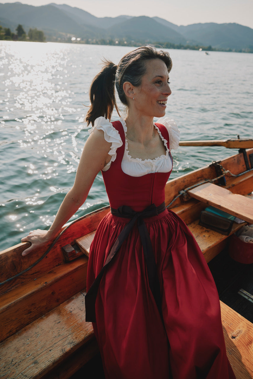 Dirndl Vreni, leuchtend rot