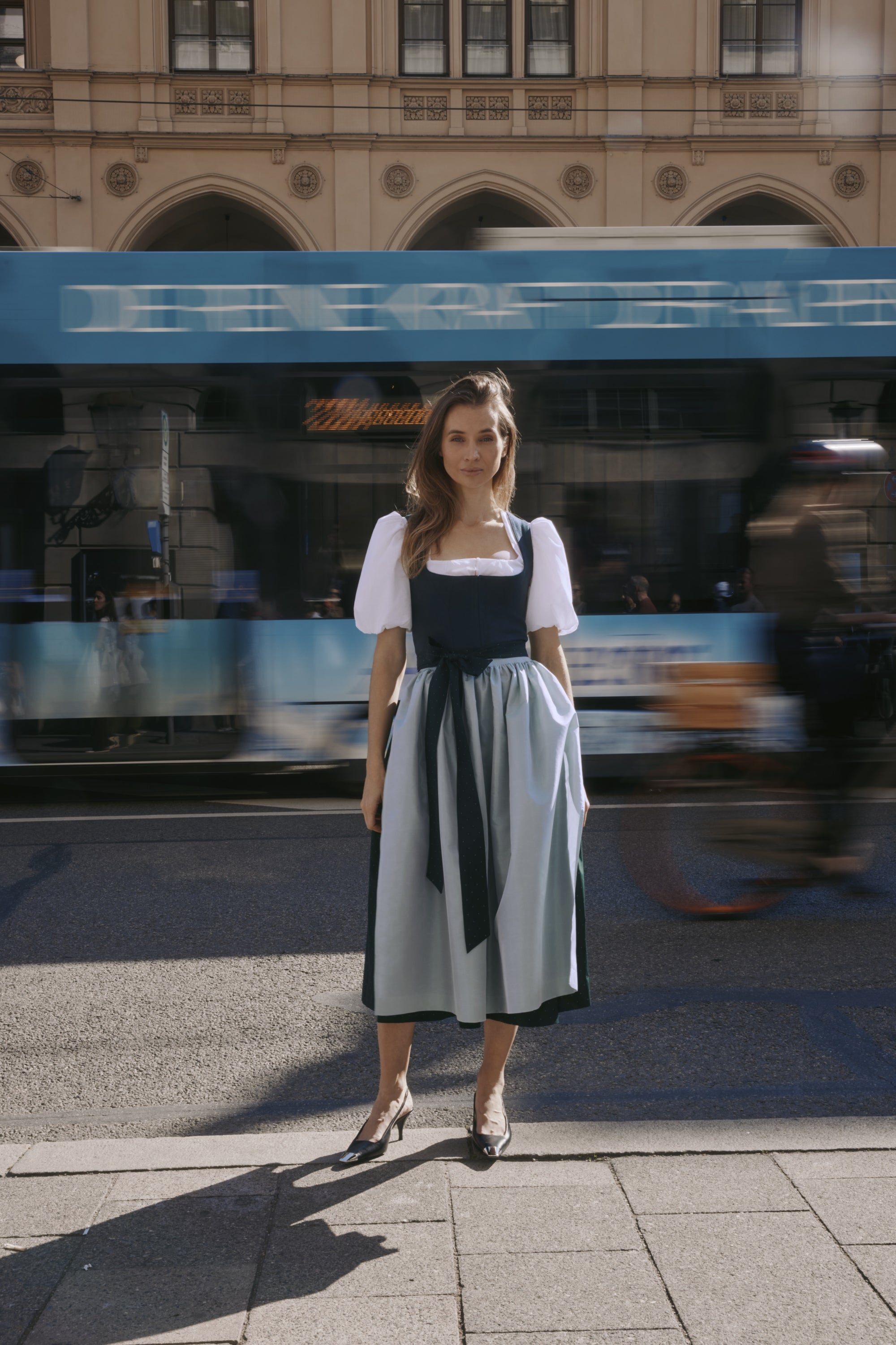 Dirndl Mathilde mitternachtsgrün Bild 1