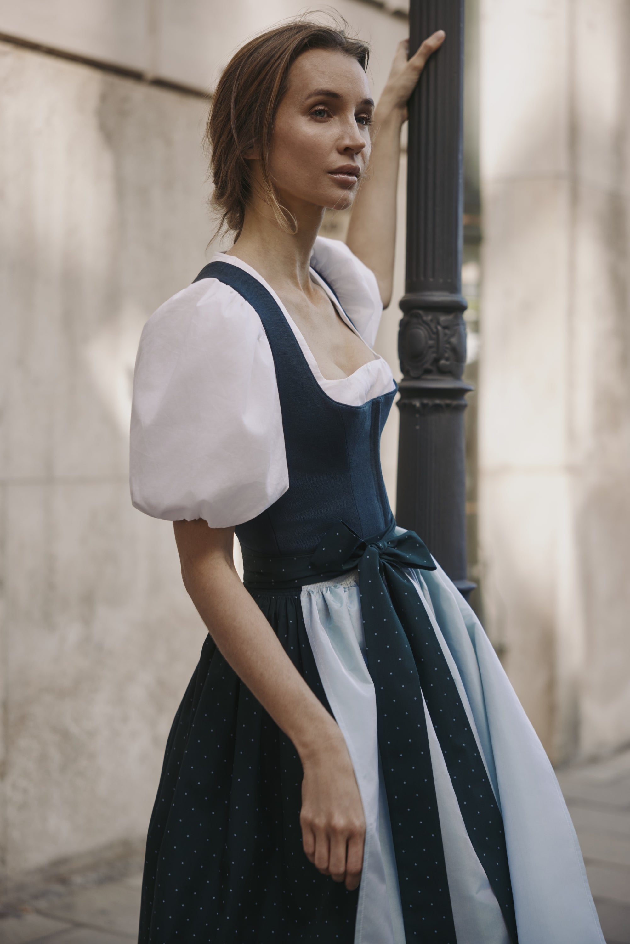 Dirndl Mathilde mitternachtsgrün Bild 3