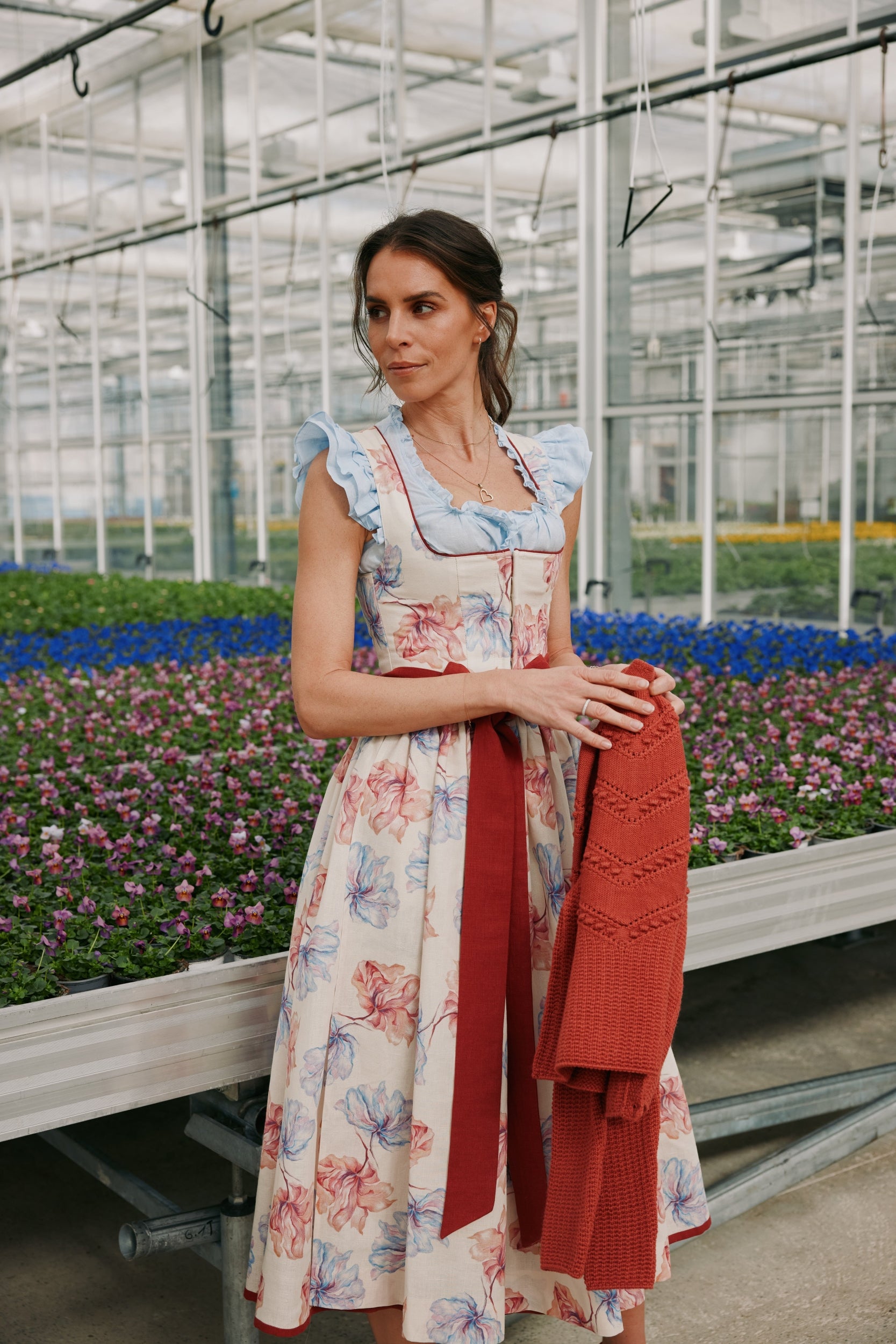 Dirndl Lili floral gemustert Bild 1