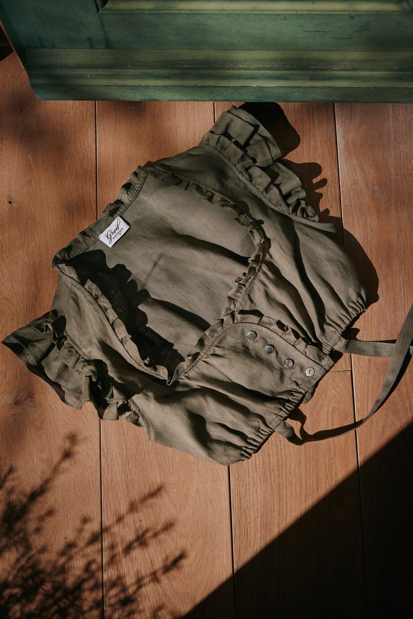 Dirndlbluse Tilda olive Leinen Bild 1