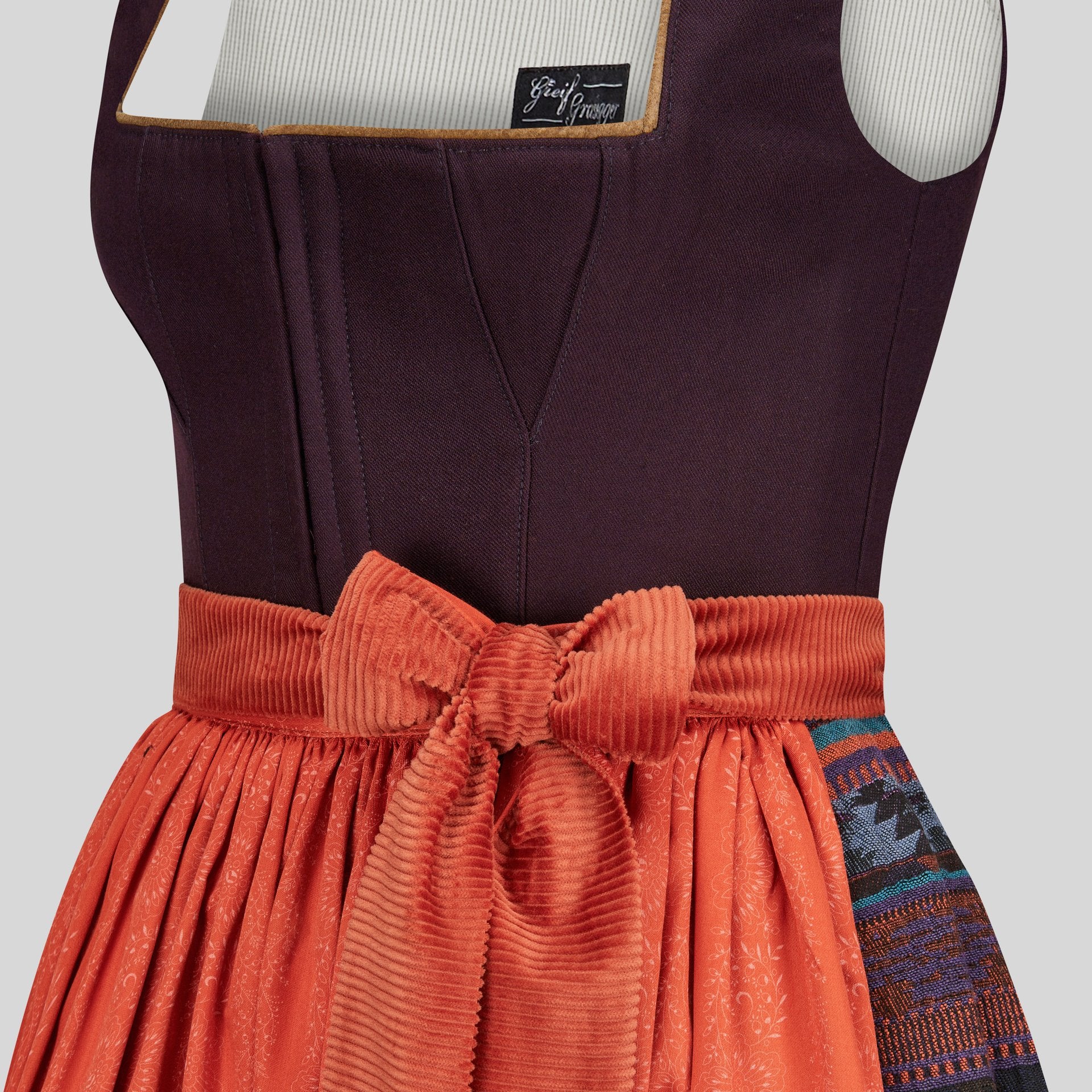 Dirndl Lexi, Ethno-Mix