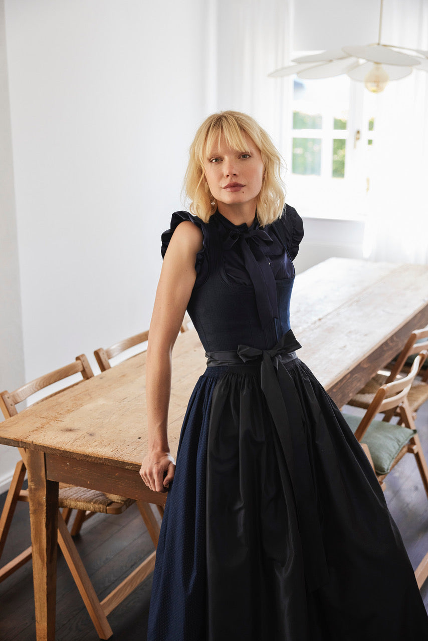 Dirndl Eleonora dunkelblau  Bild 6