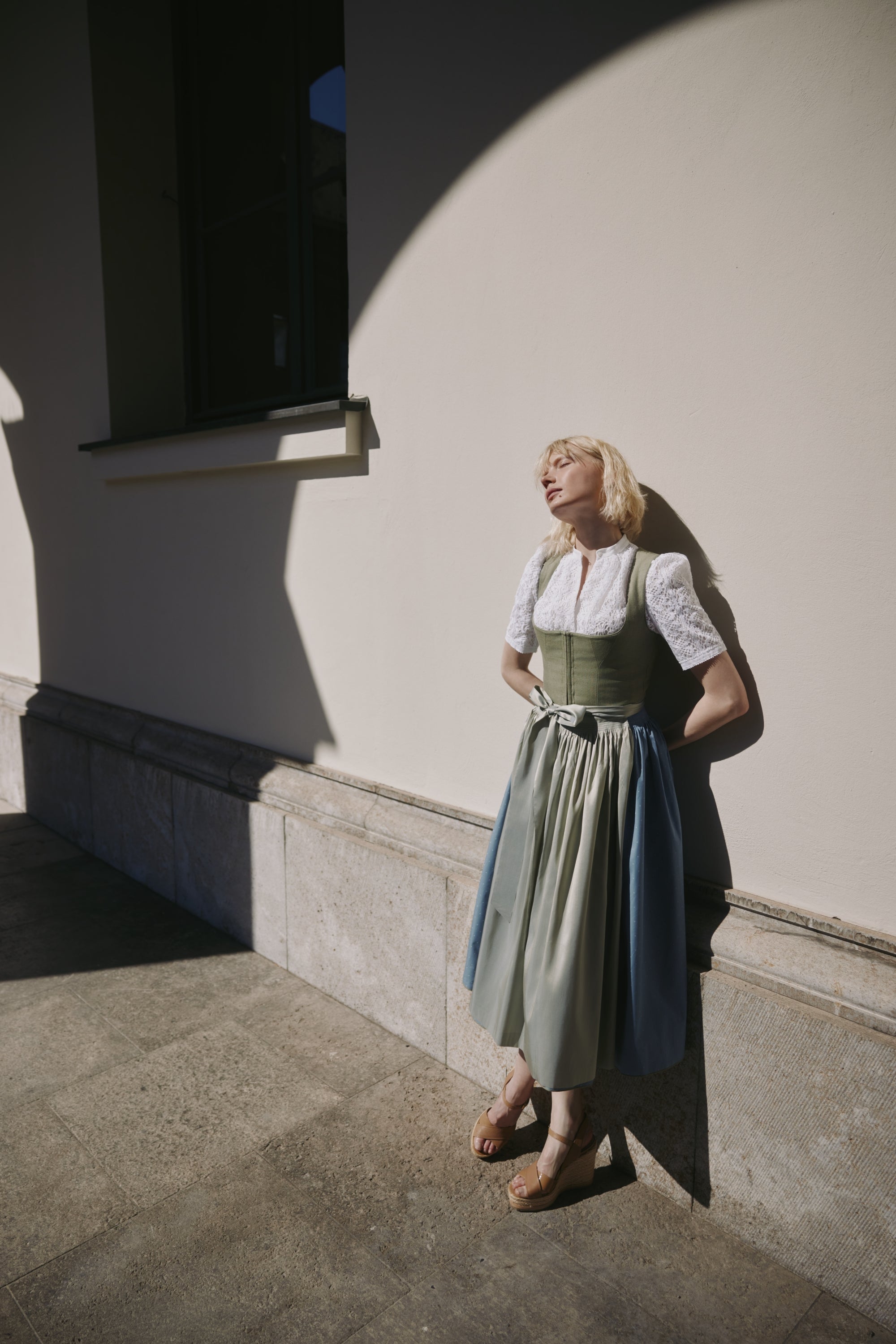 Dirndl Jolina flechte/aqua  Bild 5