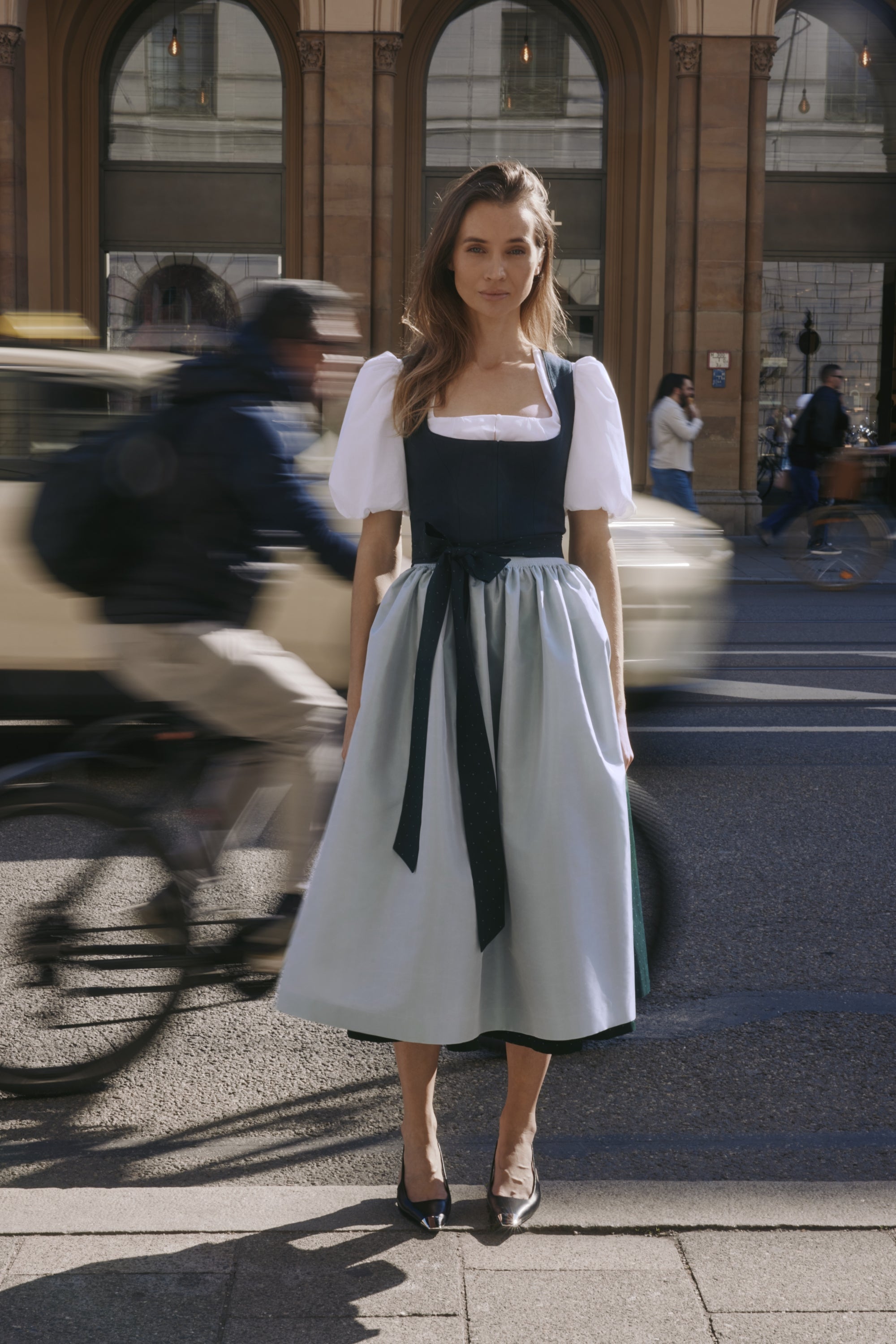Dirndl Mathilde mitternachtsgrün  Bild 4