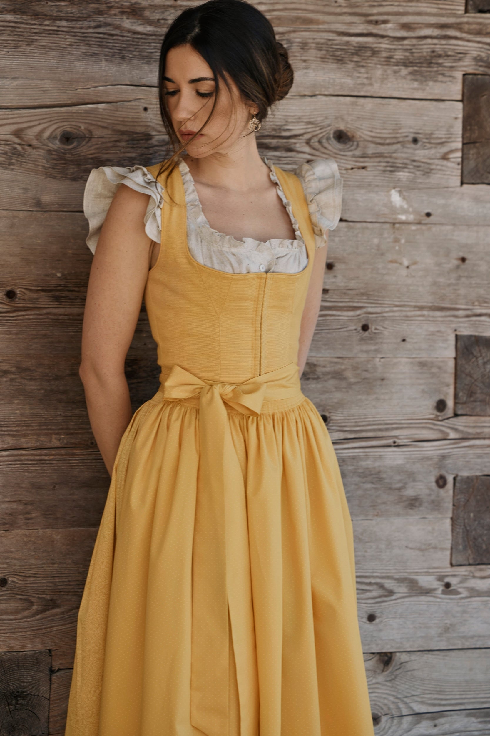 Dirndl Silja sonnengelb  Bild 1