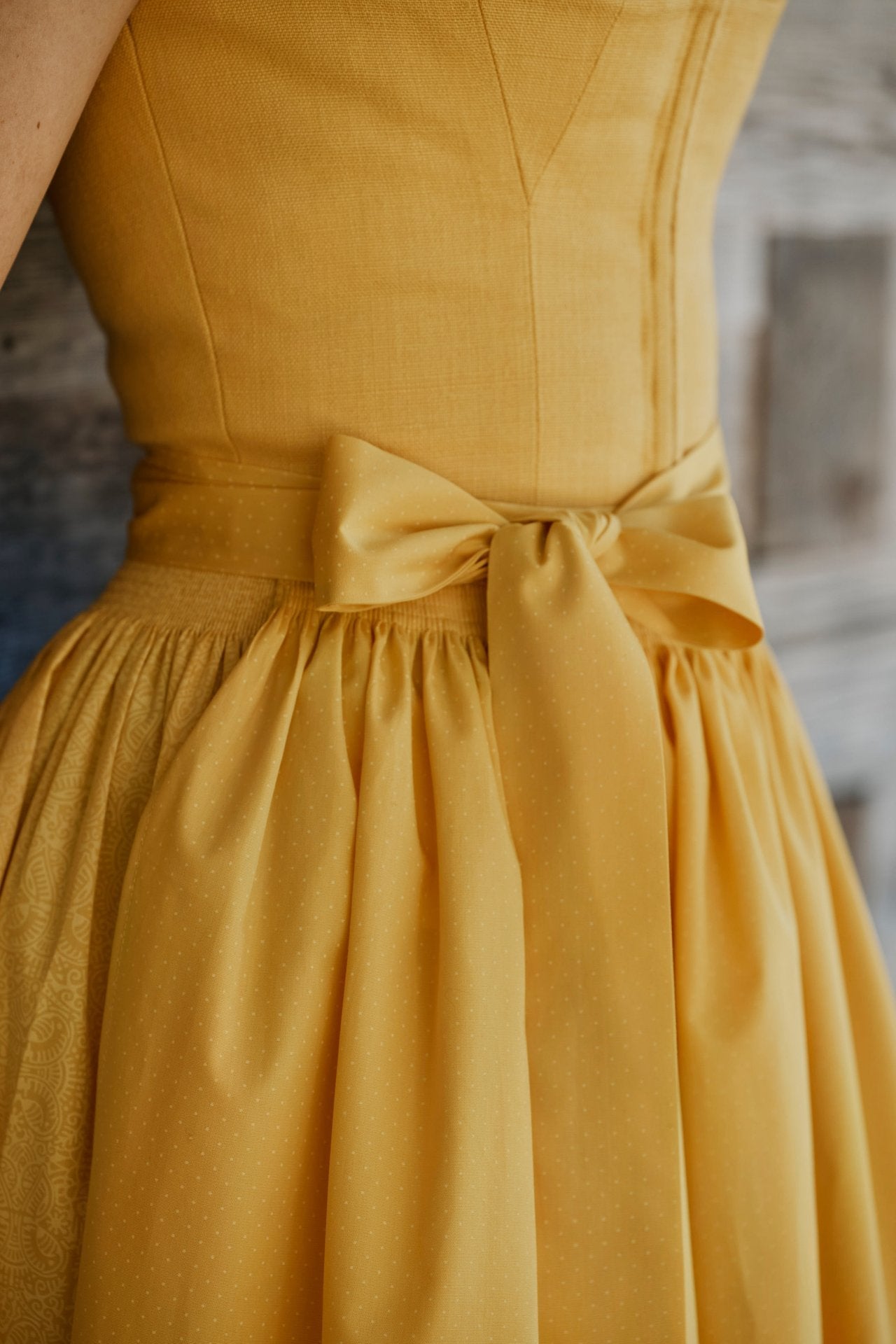 Dirndl Silja sonnengelb  Bild 4
