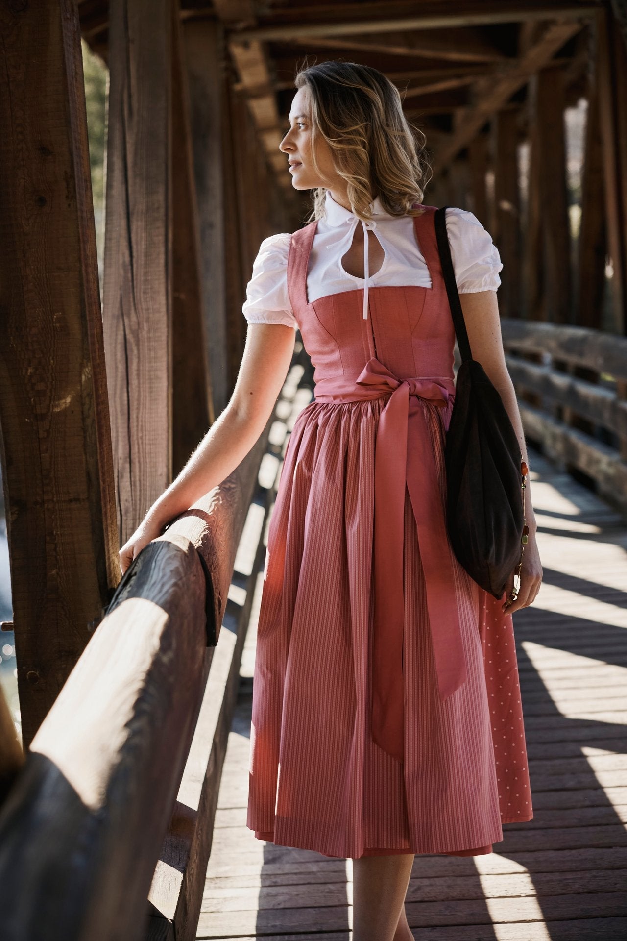 Dirndl Luise malve  Bild 1