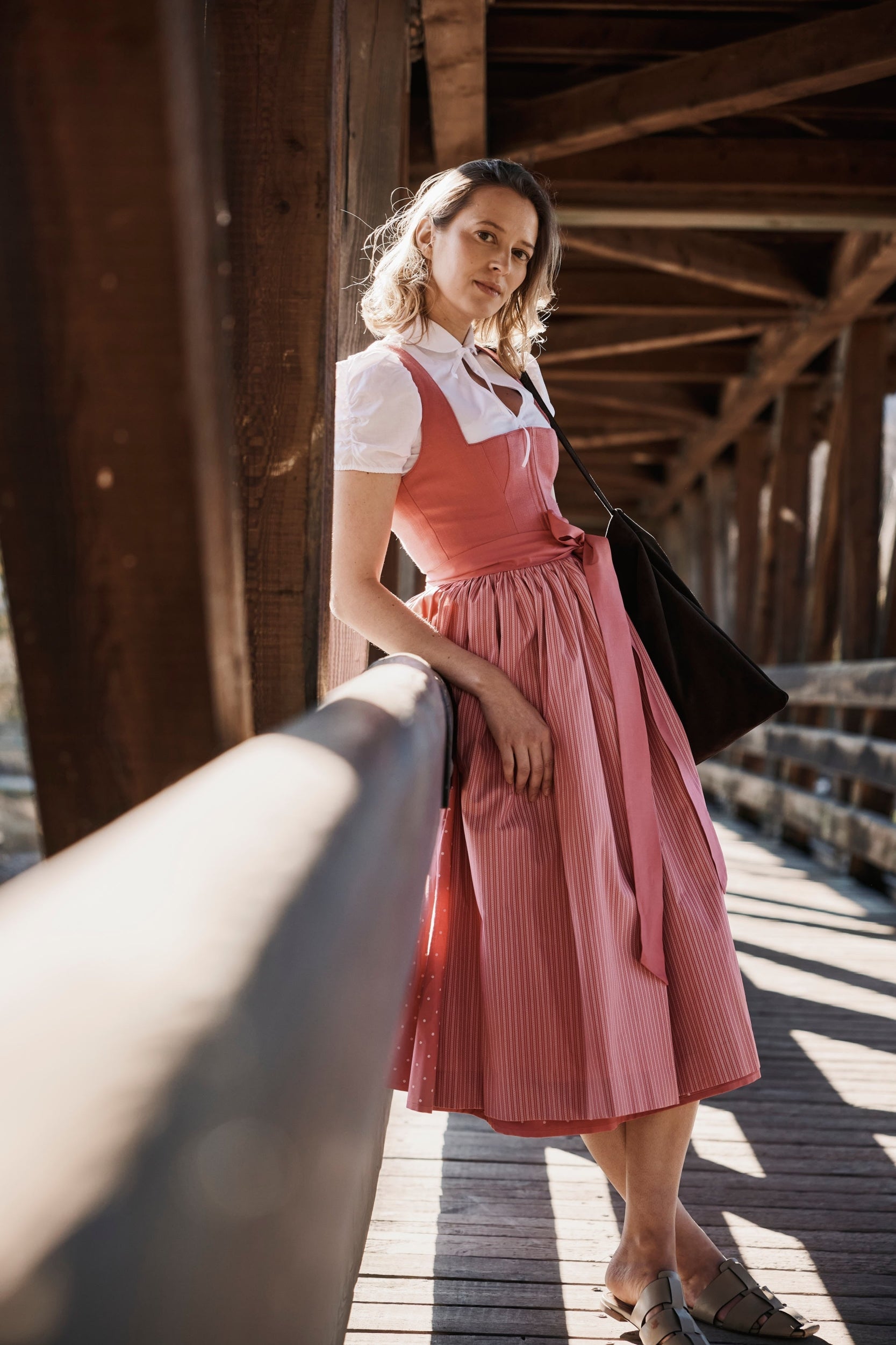 Dirndl Luise malve  Bild 2