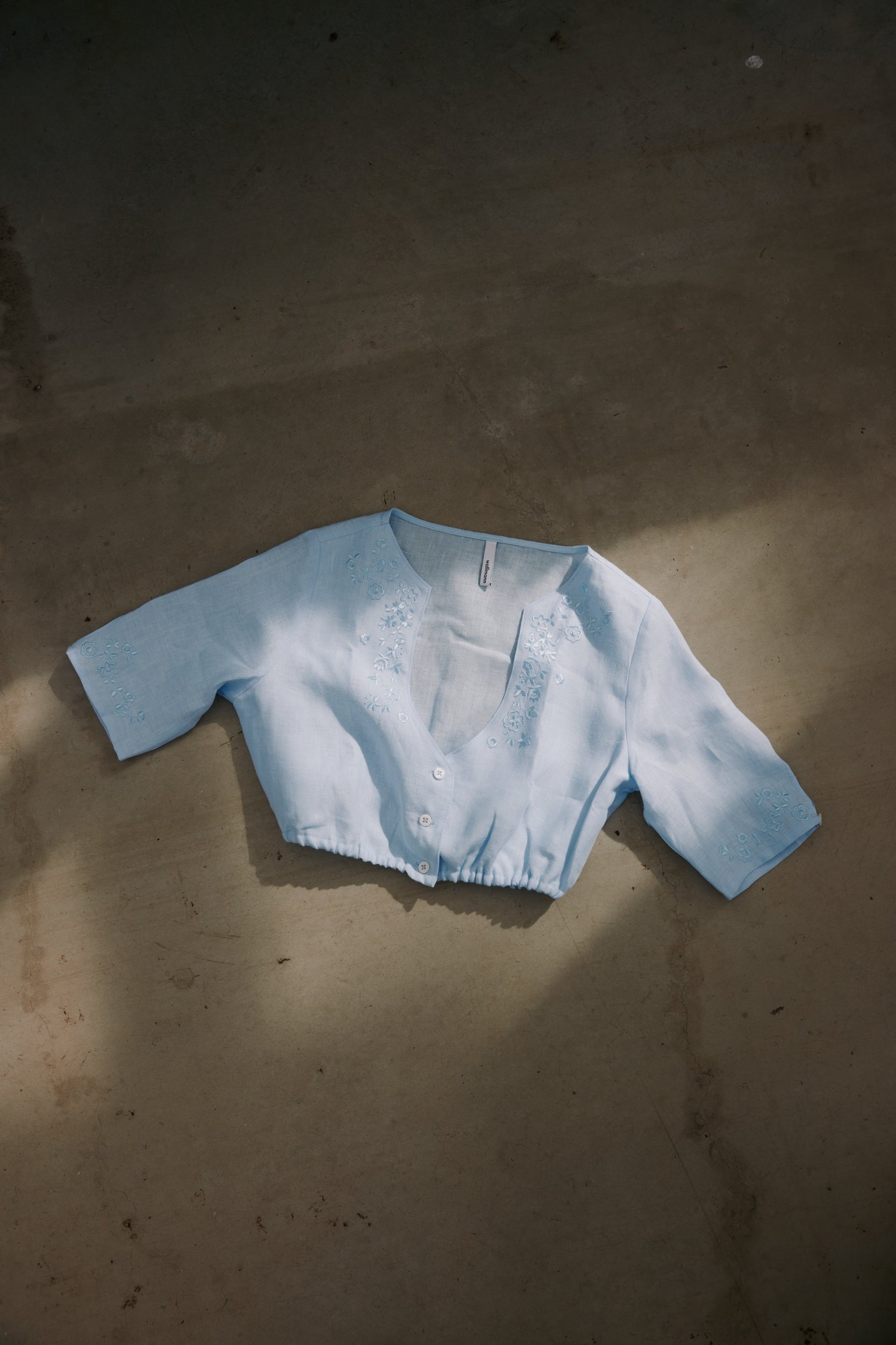 Dirndlbluse Tabea hellblau  Bild 2